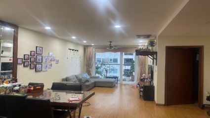 Bán Chung cư Victoria Văn Phú V3 diện tích 97,21m2 căn 2 phòng ngủ 2 vệ sinh ban công Tây Bắc nhà hoàn thiện đầy đủ nội thất, view bể bơi #H5533.568