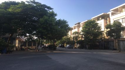 Bán Liền kề Văn Phú  lô LK26, mặt đường rộng 16.5m, nhà hướng Tây - Nam đối diện trường mầm non, sử dụng 2 vỉa hè đỗ xe , Khu đô thị Văn Phú [#H1749.1516]