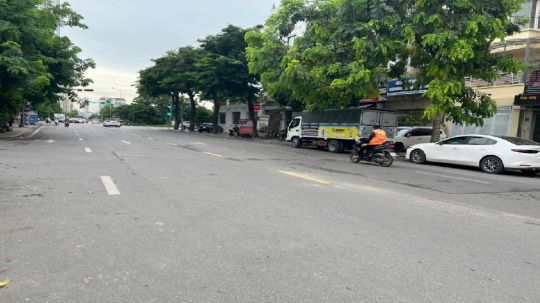 Cho thuê Liền kề Văn Phú TT19 diện tích 90m2 mặt tiền 4,5m hướng Tây Bắc đường 27m nhà hoàn thiện cho thuê nguyên căn gần chung cư CT12 phù hợp kinh doanh hoặc làm văn phòng #H5529.566