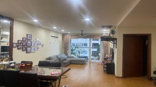 Bán Chung cư Victoria Văn Phú V3 diện tích 97,21m2 căn 2 phòng ngủ 2 vệ sinh ban công Tây Bắc nhà hoàn thiện đầy đủ nội thất, view bể bơi #H5533.568